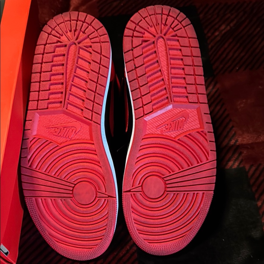 Nike limited edition  Jordan High-Top Sneakers - for Women Black and Red. - Picture 8 of 9